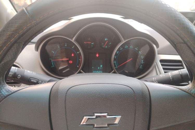 Used Chevrolet Cruze 2010 1.6L SL Grand Touring Edition MT Instrument Cluster
