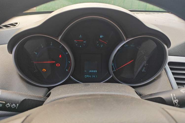 Used Chevrolet Cruze 2010 1.6L SL Grand Touring Edition MT Instrument Cluster