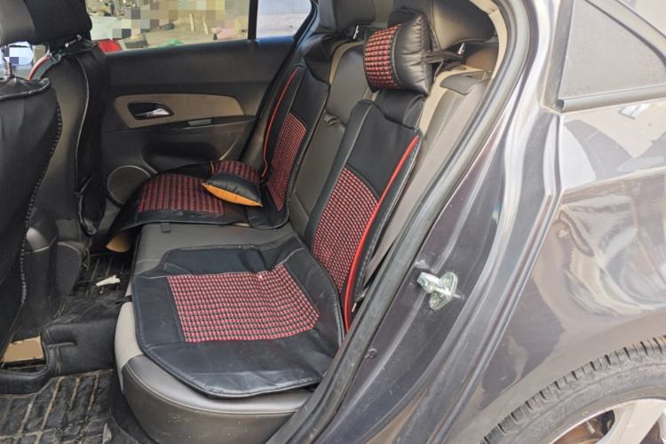 Used Chevrolet Cruze 2010 1.6L SL Grand Touring Edition MT Left Rear Seat