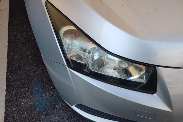 Used Chevrolet Cruze 2010 1.6L SL Grand Touring Edition MT Right Front Headlight