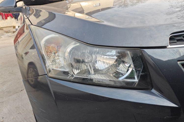 Used Chevrolet Cruze 2010 1.6L SL Grand Touring Edition MT Right Front Headlight