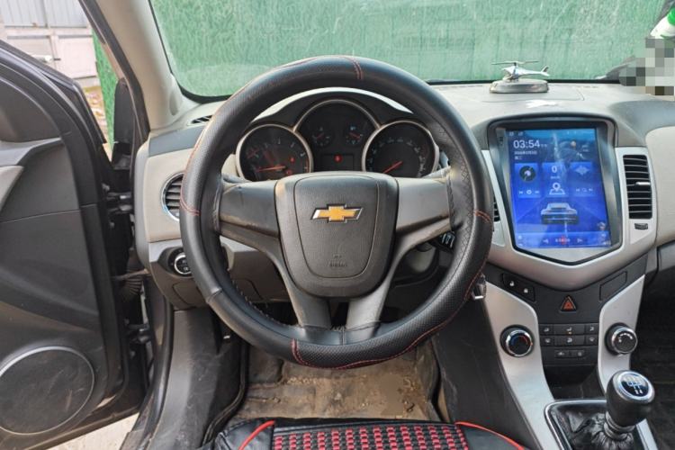 Used Chevrolet Cruze 2010 1.6L SL Grand Touring Edition MT Steering Wheel