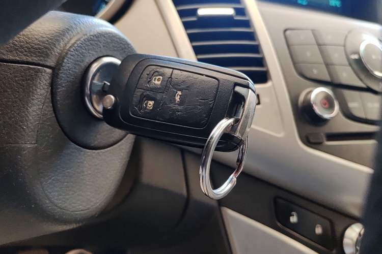Used Chevrolet Cruze 2010 1.6L SL Grand Touring Edition MT Vehicle Key