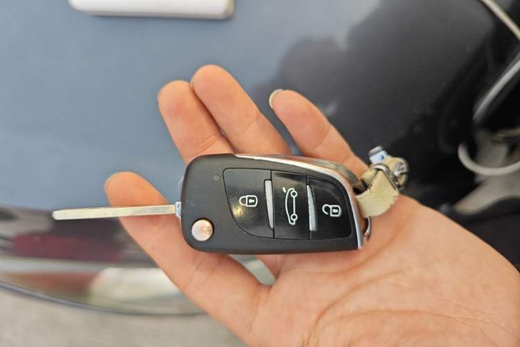 Used Chevrolet Cruze 2010 1.6L SL Grand Touring Edition MT Vehicle Key