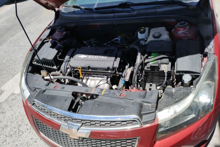 Used Chevrolet Cruze 2010 1.6L SL Grand Touring Edition MT Engine Bay