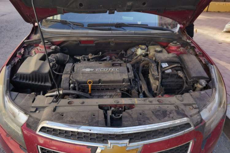 Used Chevrolet Cruze 2010 1.6L SL Grand Touring Edition MT Engine Bay