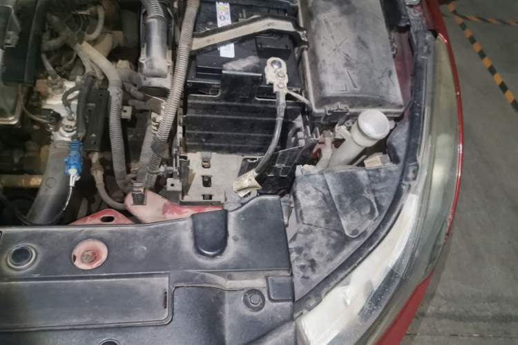 Used Chevrolet Cruze 2010 1.6L SL Grand Touring Edition MT Engine Bay Left