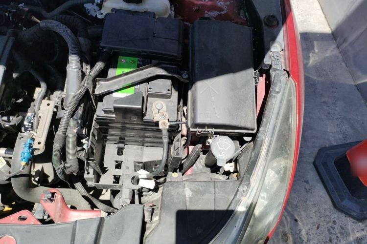 Used Chevrolet Cruze 2010 1.6L SL Grand Touring Edition MT Engine Bay Left