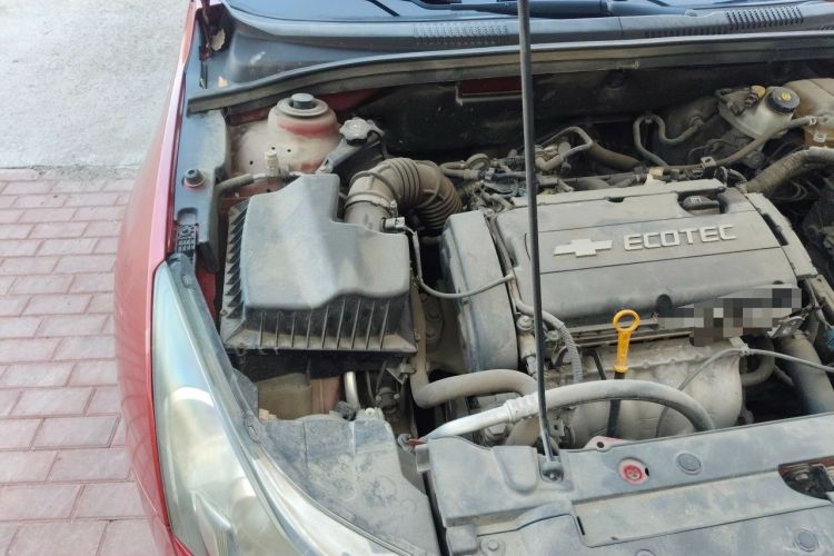 Used Chevrolet Cruze 2010 1.6L SL Grand Touring Edition MT Engine Bay Right