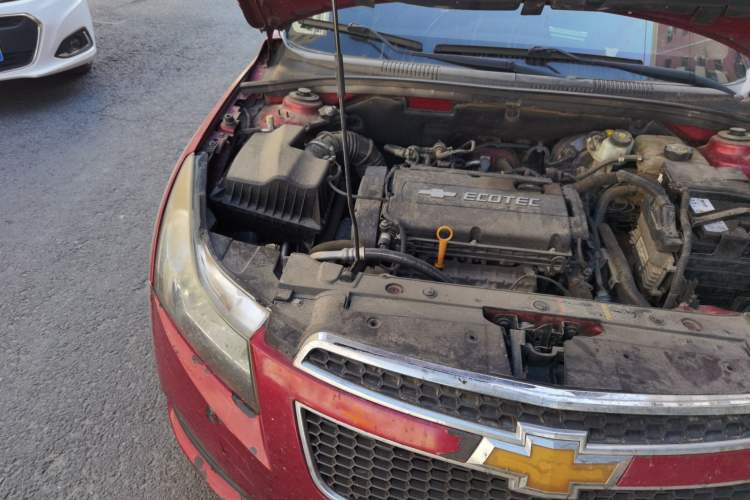 Used Chevrolet Cruze 2010 1.6L SL Grand Touring Edition MT Engine Bay Right