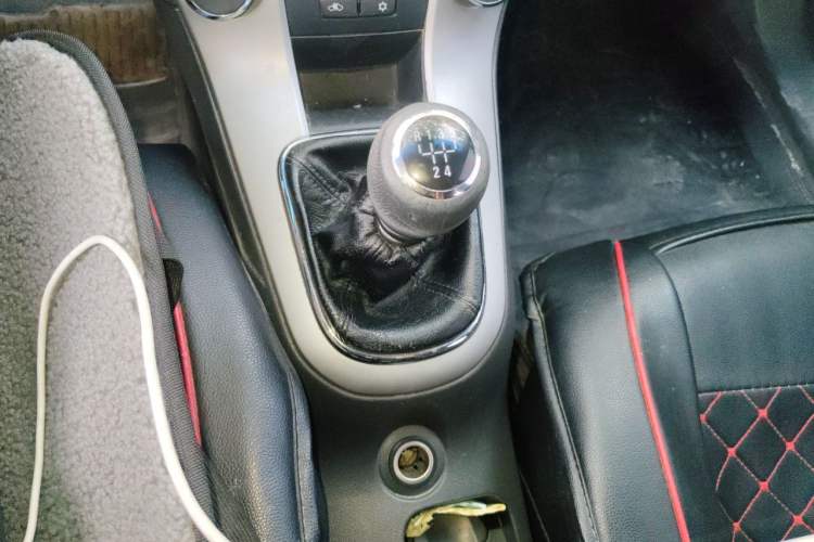 Used Chevrolet Cruze 2010 1.6L SL Grand Touring Edition MT Gear Lever