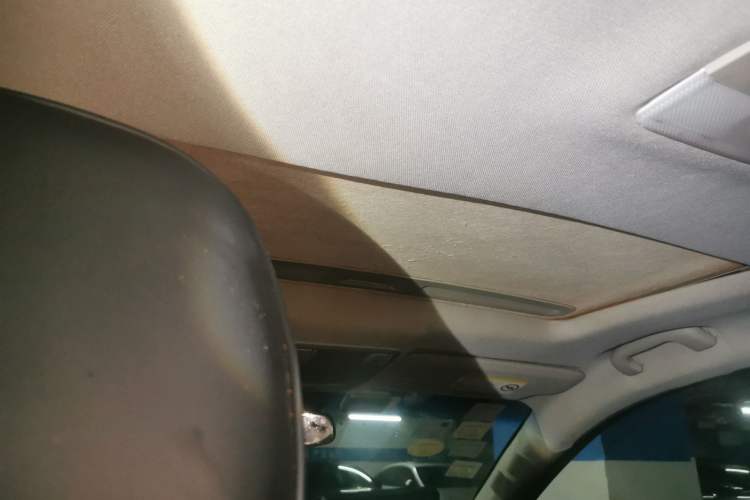 Used Chevrolet Cruze 2010 1.6L SL Grand Touring Edition MT Headliner