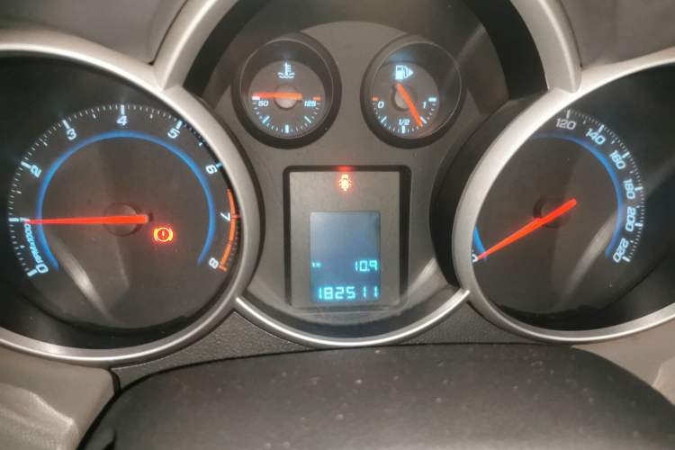 Used Chevrolet Cruze 2010 1.6L SL Grand Touring Edition MT Instrument Cluster
