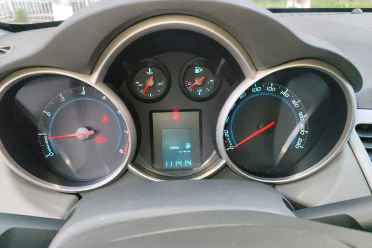 Used Chevrolet Cruze 2010 1.6L SL Grand Touring Edition MT Instrument Cluster