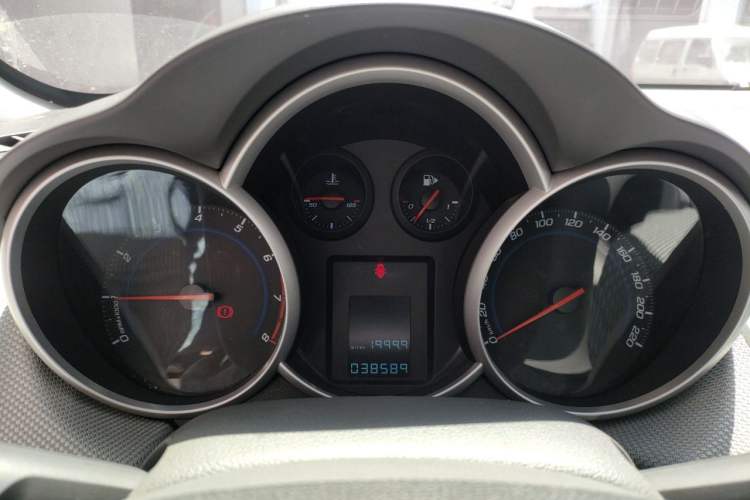 Used Chevrolet Cruze 2010 1.6L SL Grand Touring Edition MT Instrument Cluster