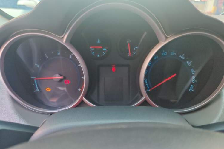 Used Chevrolet Cruze 2010 1.6L SL Grand Touring Edition MT Instrument Cluster
