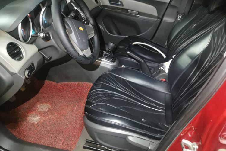 Used Chevrolet Cruze 2010 1.6L SL Grand Touring Edition MT Left Front Seat