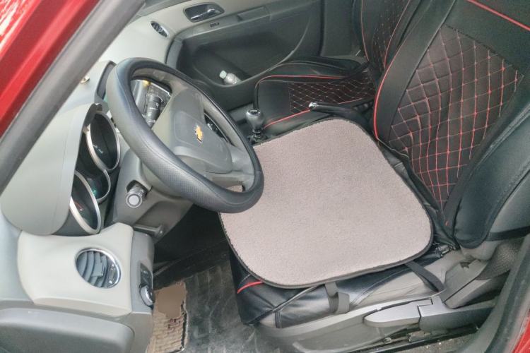 Used Chevrolet Cruze 2010 1.6L SL Grand Touring Edition MT Left Front Seat