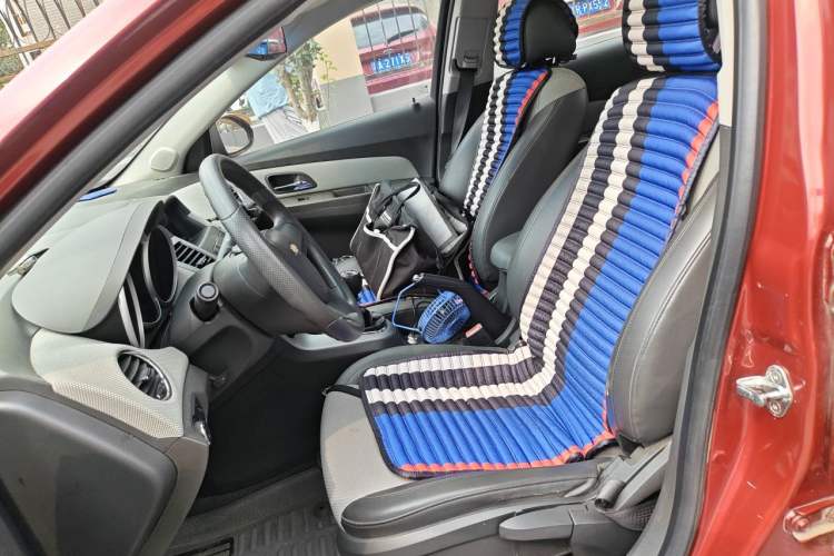 Used Chevrolet Cruze 2010 1.6L SL Grand Touring Edition MT Left Front Seat