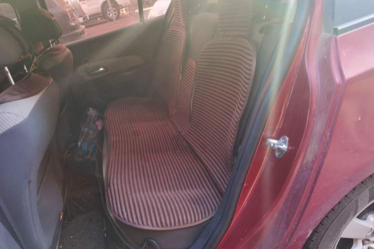 Used Chevrolet Cruze 2010 1.6L SL Grand Touring Edition MT Left Rear Seat