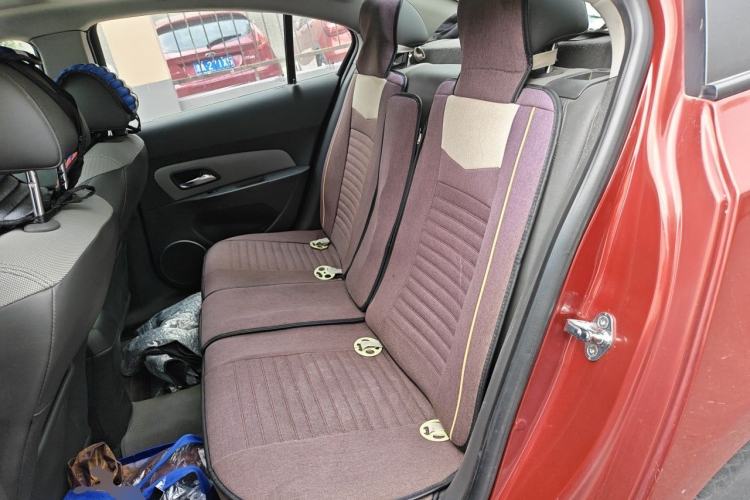 Used Chevrolet Cruze 2010 1.6L SL Grand Touring Edition MT Left Rear Seat