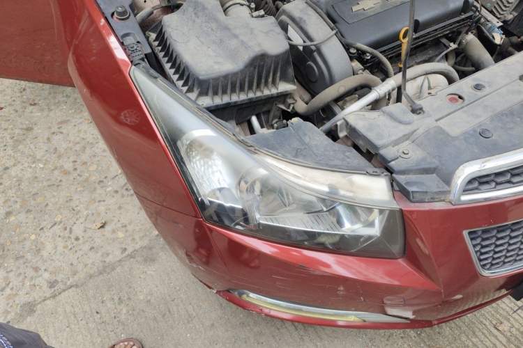 Used Chevrolet Cruze 2010 1.6L SL Grand Touring Edition MT Right Front Headlight