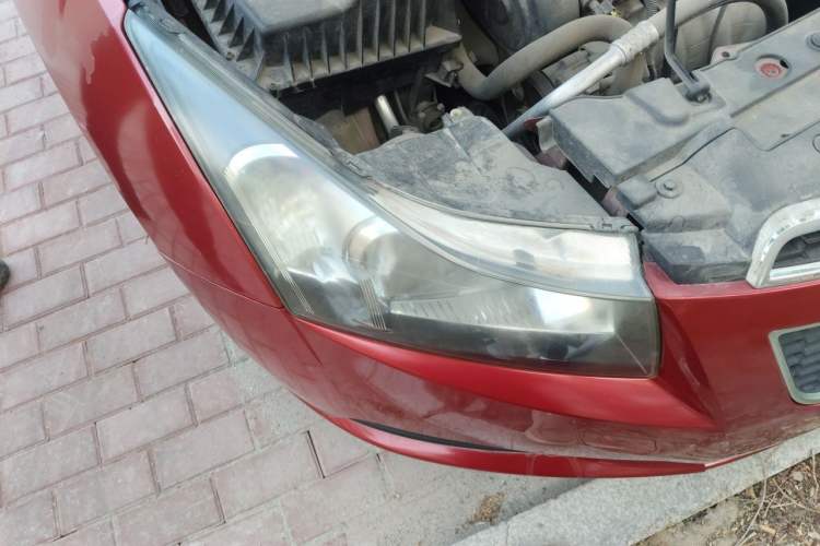 Used Chevrolet Cruze 2010 1.6L SL Grand Touring Edition MT Right Front Headlight