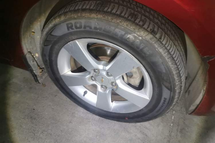 Used Chevrolet Cruze 2010 1.6L SL Grand Touring Edition MT Right Front Wheel Hub