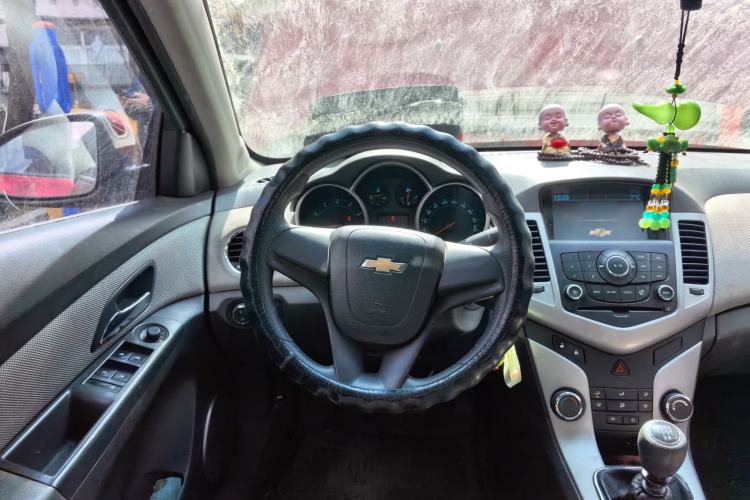 Used Chevrolet Cruze 2010 1.6L SL Grand Touring Edition MT Steering Wheel