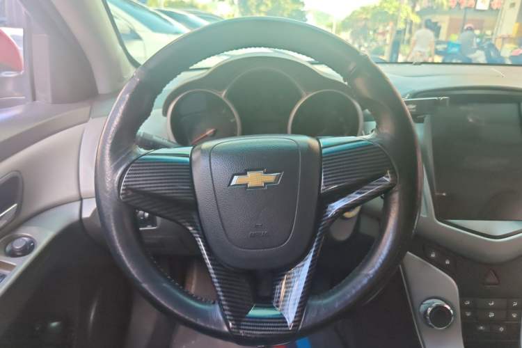 Used Chevrolet Cruze 2010 1.6L SL Grand Touring Edition MT Steering Wheel