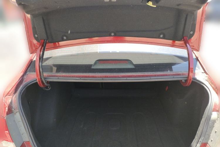 Used Chevrolet Cruze 2010 1.6L SL Grand Touring Edition MT Trunk