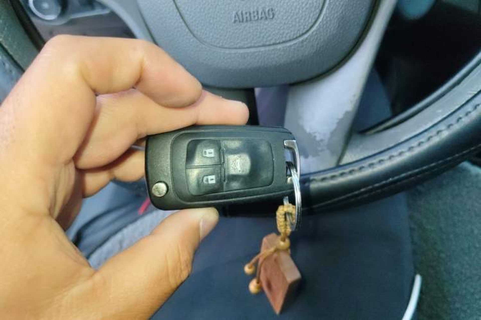 Used Chevrolet Cruze 2010 1.6L SL Grand Touring Edition MT Vehicle Key