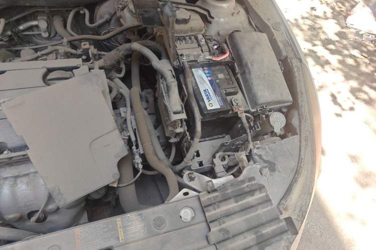 Used Chevrolet Cruze 2010 1.6L SL Grand Touring Edition MT Engine Bay Left