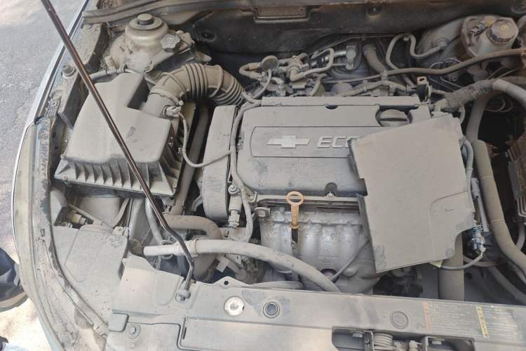 Used Chevrolet Cruze 2010 1.6L SL Grand Touring Edition MT Engine Bay Right