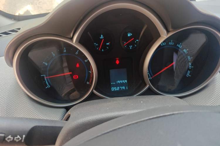 Used Chevrolet Cruze 2010 1.6L SL Grand Touring Edition MT Instrument Cluster