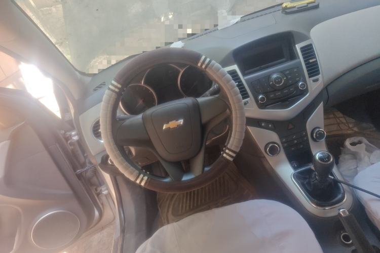 Used Chevrolet Cruze 2010 1.6L SL Grand Touring Edition MT Steering Wheel