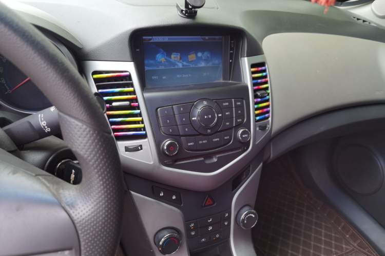 Used Chevrolet Cruze 2010 1.6L SL Grand Touring Edition MT Audio And AC Panel