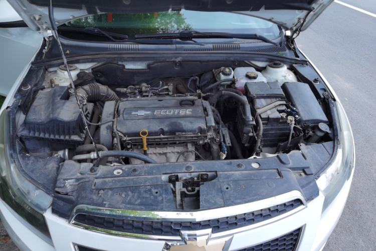 Used Chevrolet Cruze 2010 1.6L SL Grand Touring Edition MT Engine Bay