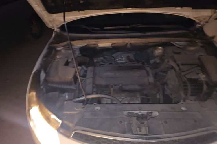 Used Chevrolet Cruze 2010 1.6L SL Grand Touring Edition MT Engine Bay Right
