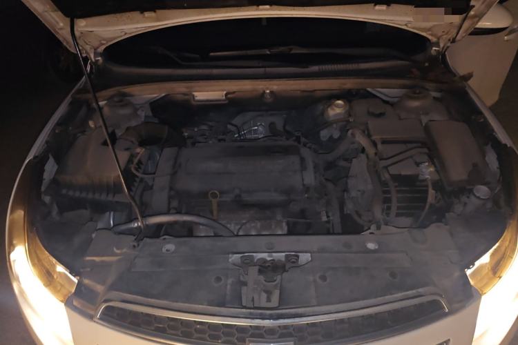 Used Chevrolet Cruze 2010 1.6L SL Grand Touring Edition MT Engine Bay