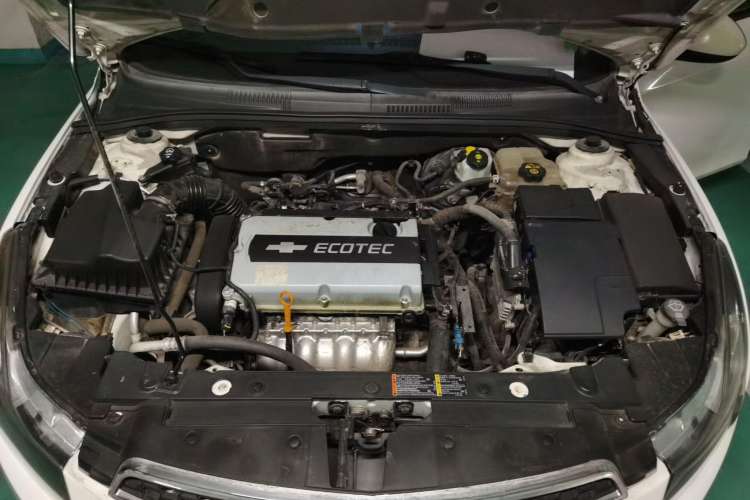 Used Chevrolet Cruze 2010 1.6L SL Grand Touring Edition MT Engine Bay