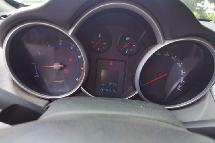 Used Chevrolet Cruze 2010 1.6L SL Grand Touring Edition MT Instrument Cluster