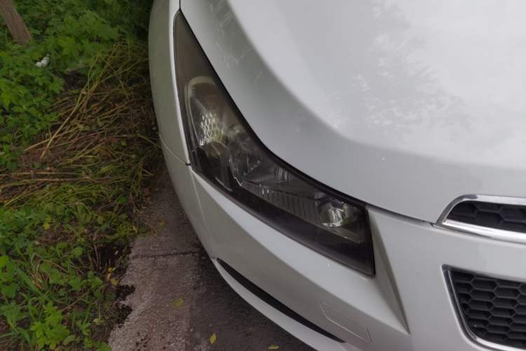 Used Chevrolet Cruze 2010 1.6L SL Grand Touring Edition MT Right Front Headlight