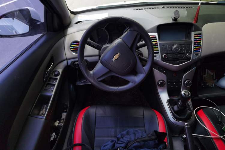 Used Chevrolet Cruze 2010 1.6L SL Grand Touring Edition MT Steering Wheel