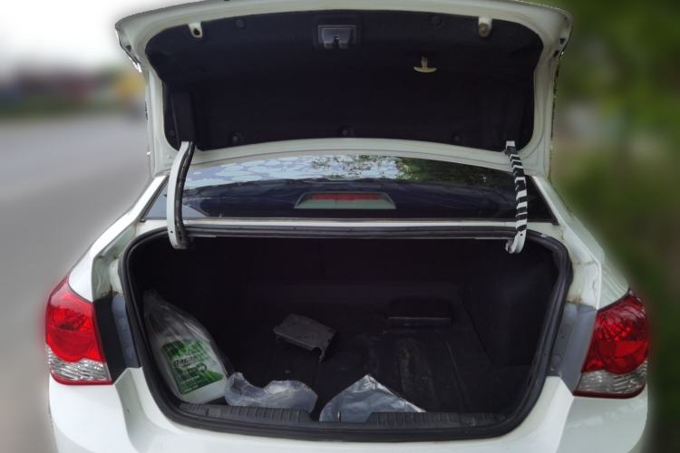 Used Chevrolet Cruze 2010 1.6L SL Grand Touring Edition MT Trunk