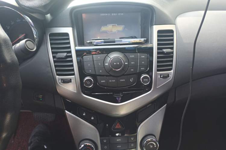 Used Chevrolet Cruze 2011 1.8L SX Automatic Transmission Audio And AC Panel