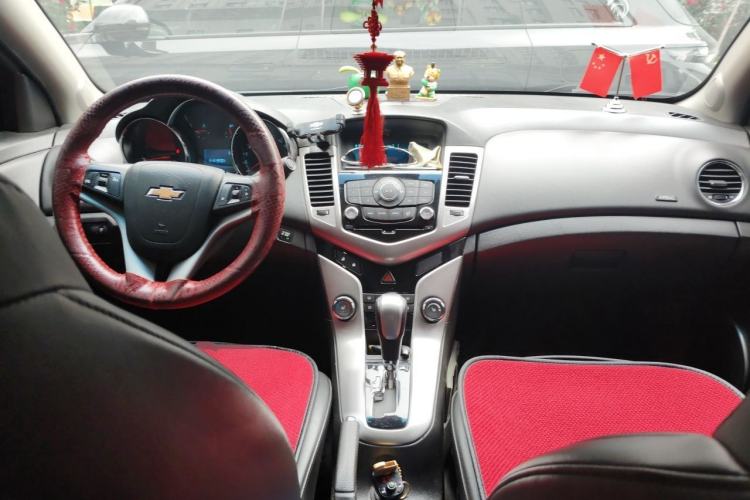 Used Chevrolet Cruze 2011 1.8L SX Automatic Transmission Center Console