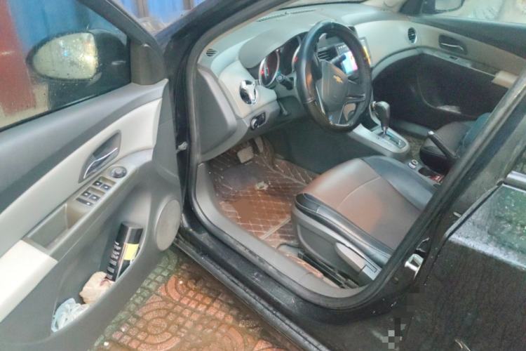 Used Chevrolet Cruze 2011 1.6L SL Grand Touring Edition Automatic Driver Seat
