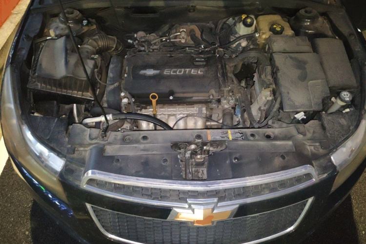 Used Chevrolet Cruze 2011 1.6L SL MT Engine Bay