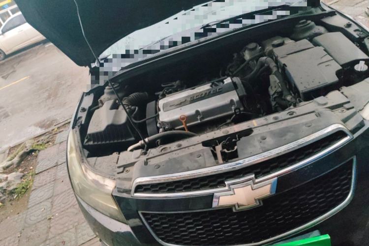 Used Chevrolet Cruze 2011 1.6L SL Grand Touring Edition Automatic Engine Bay Right